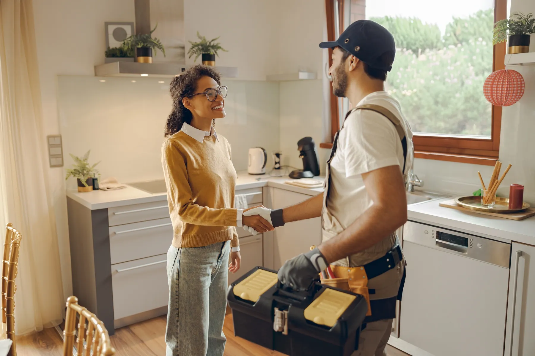 plumber-shaking-hands.jpg expert plumbing service in Cave Creek, AZ